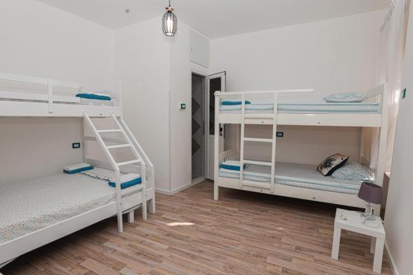 Hostel Nana Wlora Zewnętrze zdjęcie