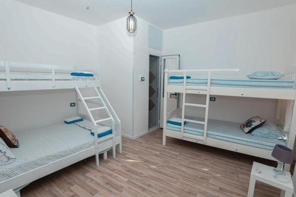 Hostel Nana Wlora Zewnętrze zdjęcie